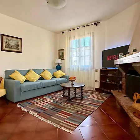 Nottolini House - A Due Passi Dal Centro Di 펜션 *